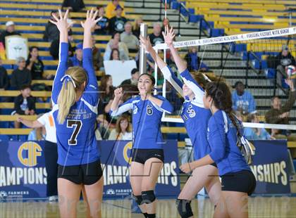 Thumbnail 2 in Branson vs. La Jolla Country Day (CIF State D5 Final) photogallery.