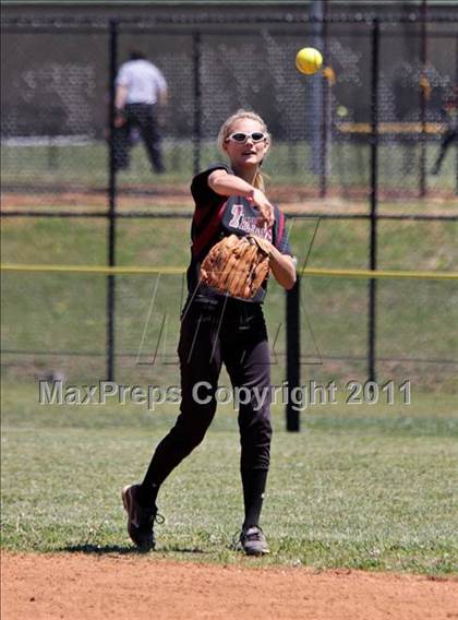Thumbnail 1 in Morristown-Hamblen West vs Pigeon Forge photogallery.