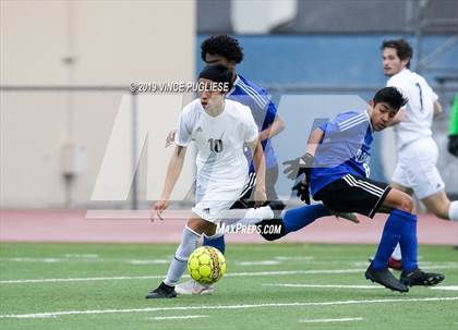 Thumbnail 2 in El Camino Real vs. Palisades (CIF LACS Playoffs) photogallery.