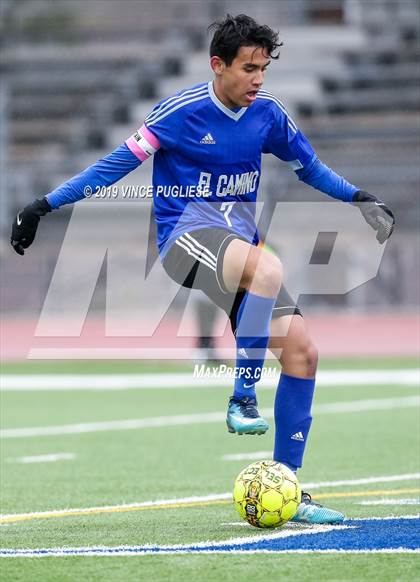 Thumbnail 3 in El Camino Real vs. Palisades (CIF LACS Playoffs) photogallery.