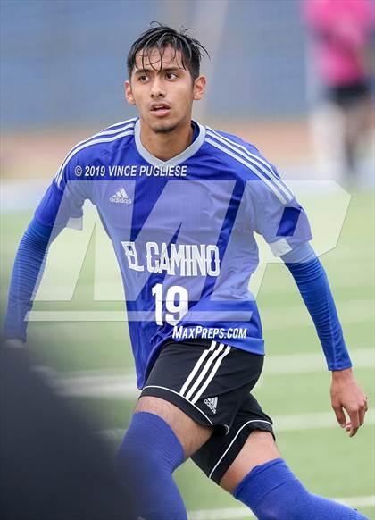 Thumbnail 2 in El Camino Real vs. Palisades (CIF LACS Playoffs) photogallery.