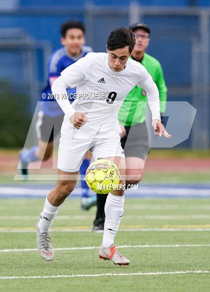 Thumbnail 2 in El Camino Real vs. Palisades (CIF LACS Playoffs) photogallery.