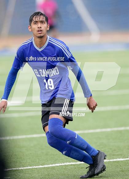 Thumbnail 1 in El Camino Real vs. Palisades (CIF LACS Playoffs) photogallery.