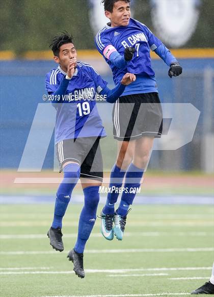 Thumbnail 3 in El Camino Real vs. Palisades (CIF LACS Playoffs) photogallery.