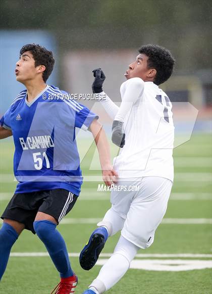 Thumbnail 3 in El Camino Real vs. Palisades (CIF LACS Playoffs) photogallery.