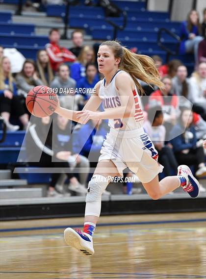 Thumbnail 2 in Richfield vs. South Summit (UHSAA 3A Inter-Region) photogallery.