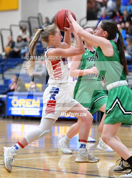 Thumbnail 2 in Richfield vs. South Summit (UHSAA 3A Inter-Region) photogallery.