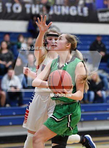 Thumbnail 2 in Richfield vs. South Summit (UHSAA 3A Inter-Region) photogallery.