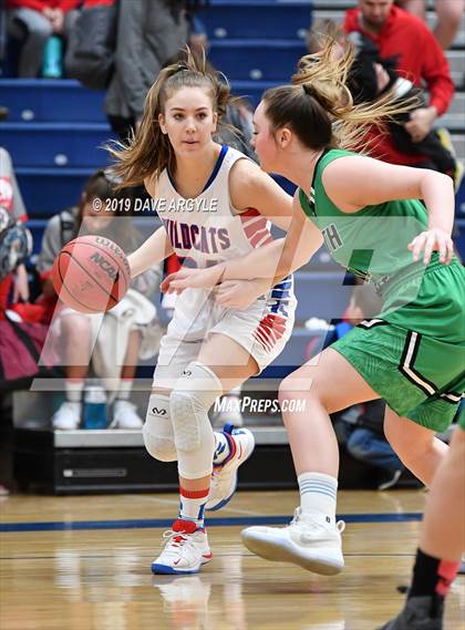 Thumbnail 2 in Richfield vs. South Summit (UHSAA 3A Inter-Region) photogallery.