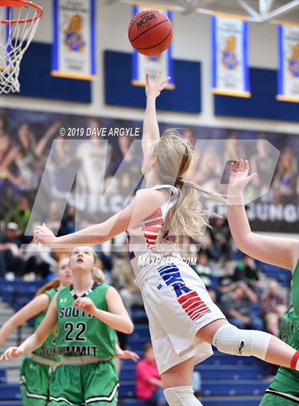 Thumbnail 3 in Richfield vs. South Summit (UHSAA 3A Inter-Region) photogallery.