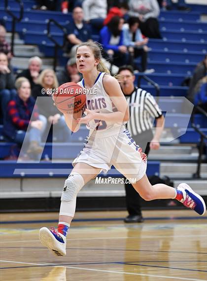 Thumbnail 3 in Richfield vs. South Summit (UHSAA 3A Inter-Region) photogallery.