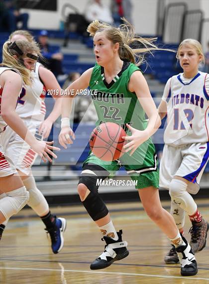 Thumbnail 3 in Richfield vs. South Summit (UHSAA 3A Inter-Region) photogallery.