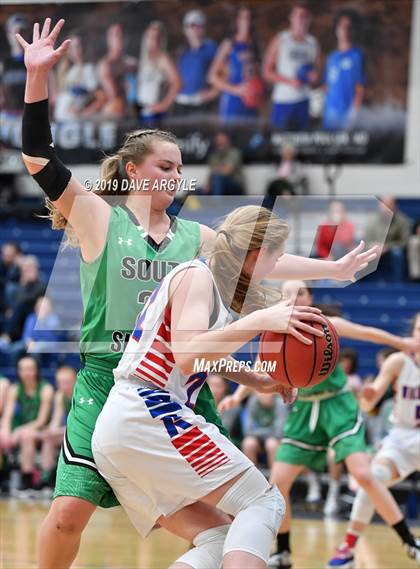 Thumbnail 2 in Richfield vs. South Summit (UHSAA 3A Inter-Region) photogallery.