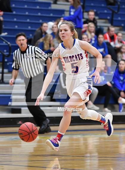 Thumbnail 2 in Richfield vs. South Summit (UHSAA 3A Inter-Region) photogallery.