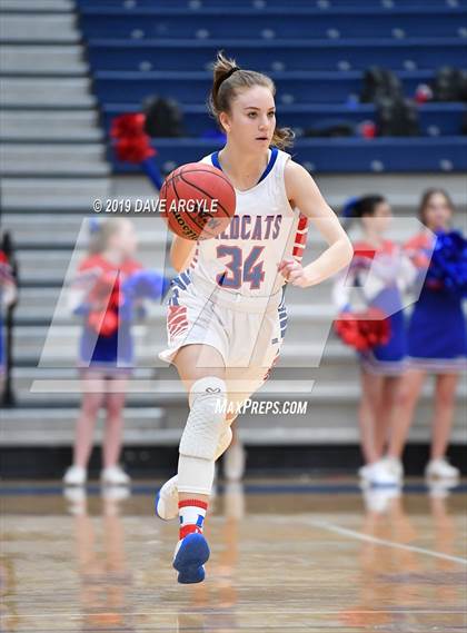 Thumbnail 1 in Richfield vs. South Summit (UHSAA 3A Inter-Region) photogallery.