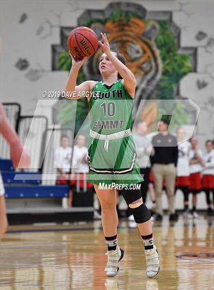 Thumbnail 3 in Richfield vs. South Summit (UHSAA 3A Inter-Region) photogallery.