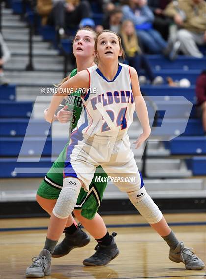 Thumbnail 1 in Richfield vs. South Summit (UHSAA 3A Inter-Region) photogallery.