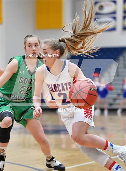 Thumbnail 2 in Richfield vs. South Summit (UHSAA 3A Inter-Region) photogallery.