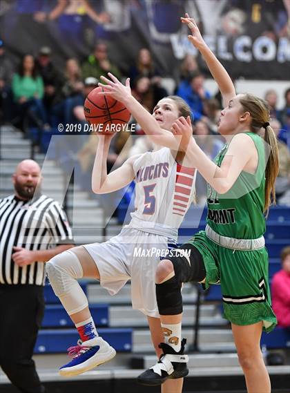 Thumbnail 2 in Richfield vs. South Summit (UHSAA 3A Inter-Region) photogallery.