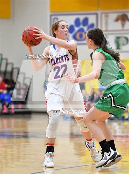 Thumbnail 1 in Richfield vs. South Summit (UHSAA 3A Inter-Region) photogallery.