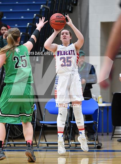 Thumbnail 2 in Richfield vs. South Summit (UHSAA 3A Inter-Region) photogallery.