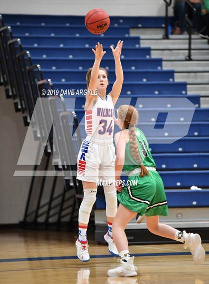 Thumbnail 3 in Richfield vs. South Summit (UHSAA 3A Inter-Region) photogallery.