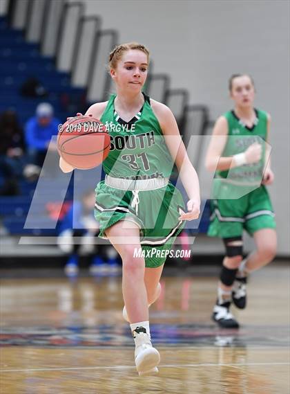Thumbnail 2 in Richfield vs. South Summit (UHSAA 3A Inter-Region) photogallery.