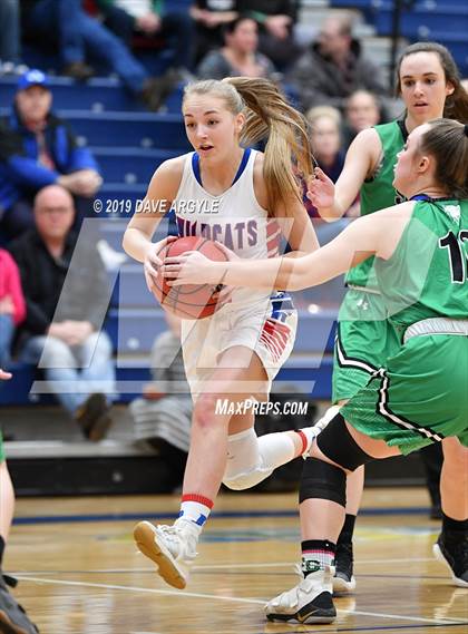 Thumbnail 2 in Richfield vs. South Summit (UHSAA 3A Inter-Region) photogallery.