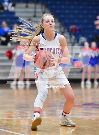 Thumbnail 1 in Richfield vs. South Summit (UHSAA 3A Inter-Region) photogallery.
