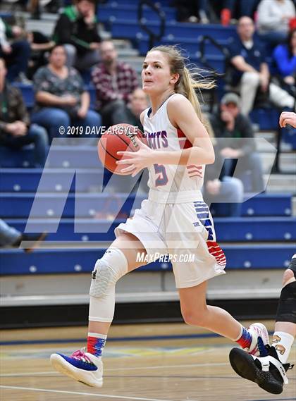 Thumbnail 3 in Richfield vs. South Summit (UHSAA 3A Inter-Region) photogallery.
