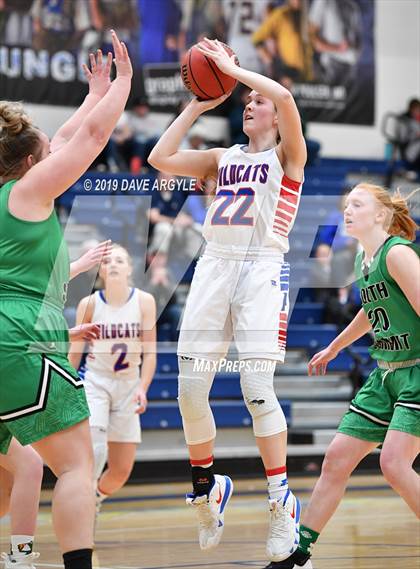 Thumbnail 2 in Richfield vs. South Summit (UHSAA 3A Inter-Region) photogallery.