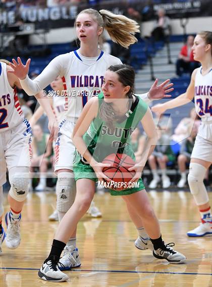 Thumbnail 2 in Richfield vs. South Summit (UHSAA 3A Inter-Region) photogallery.