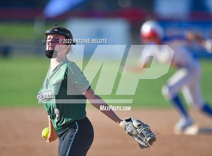 Thumbnail 3 in Los Alamitos vs. Granada Hills Charter photogallery.