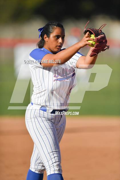 Thumbnail 2 in Los Alamitos vs. Granada Hills Charter photogallery.