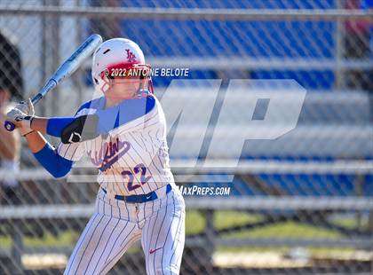 Thumbnail 3 in Los Alamitos vs. Granada Hills Charter photogallery.