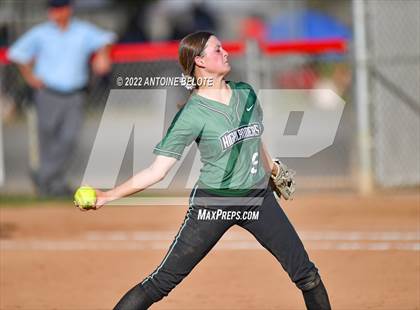 Thumbnail 3 in Los Alamitos vs. Granada Hills Charter photogallery.