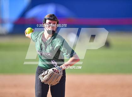 Thumbnail 3 in Los Alamitos vs. Granada Hills Charter photogallery.