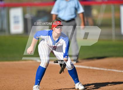 Thumbnail 3 in Los Alamitos vs. Granada Hills Charter photogallery.