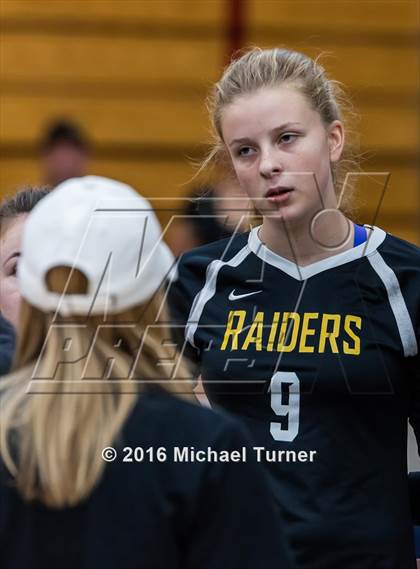 Thumbnail 2 in Pleasant Valley vs. Rio Americano photogallery.