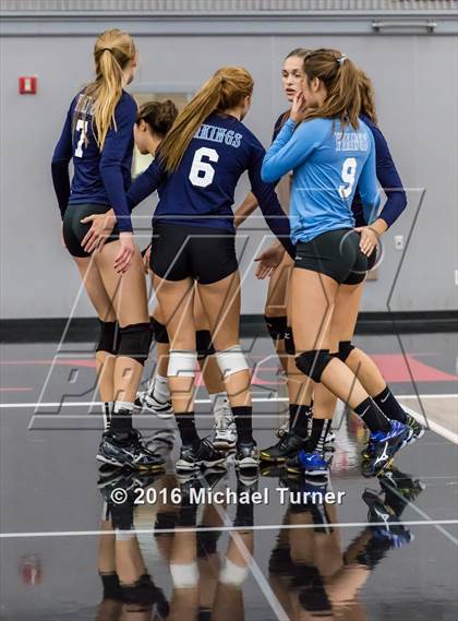 Thumbnail 2 in Pleasant Valley vs. Rio Americano photogallery.