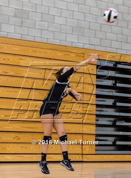 Thumbnail 2 in Pleasant Valley vs. Rio Americano photogallery.