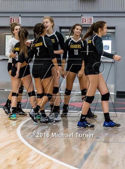 Thumbnail 2 in Pleasant Valley vs. Rio Americano photogallery.