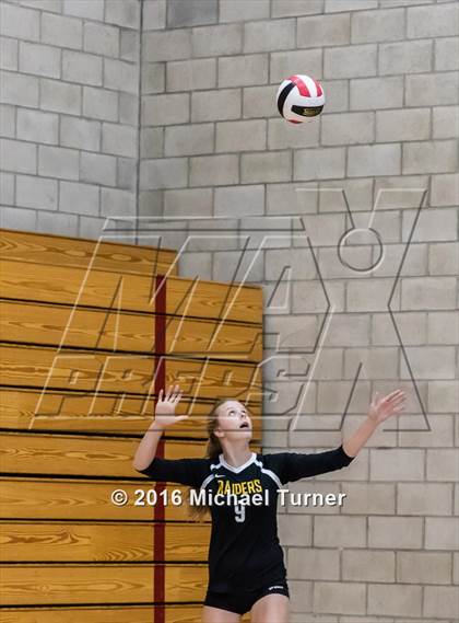 Thumbnail 1 in Pleasant Valley vs. Rio Americano photogallery.
