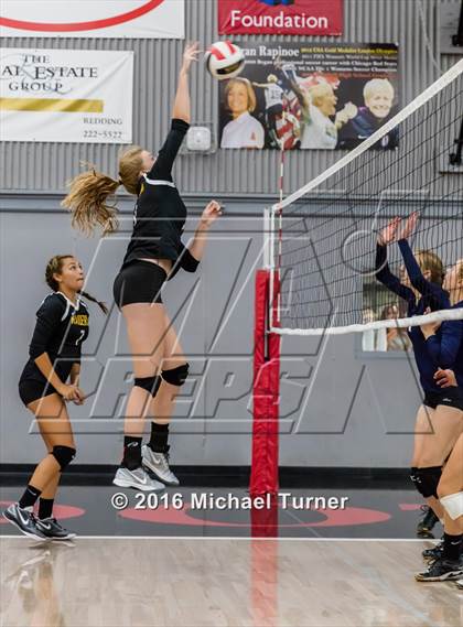 Thumbnail 3 in Pleasant Valley vs. Rio Americano photogallery.