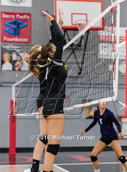 Thumbnail 1 in Pleasant Valley vs. Rio Americano photogallery.