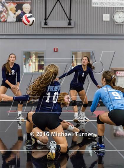 Thumbnail 2 in Pleasant Valley vs. Rio Americano photogallery.