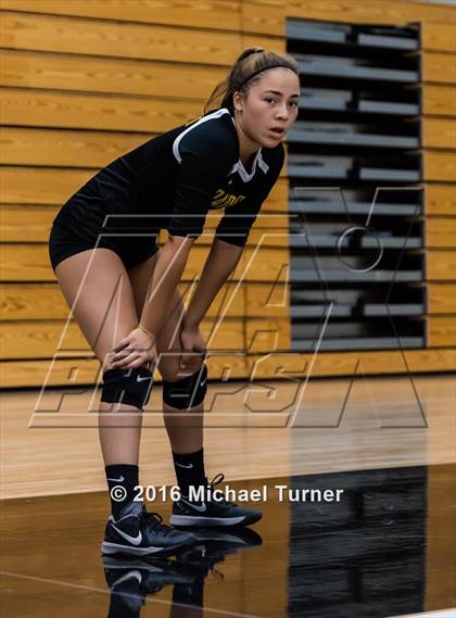 Thumbnail 3 in Pleasant Valley vs. Rio Americano photogallery.