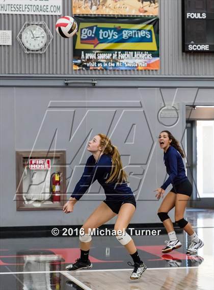 Thumbnail 1 in Pleasant Valley vs. Rio Americano photogallery.