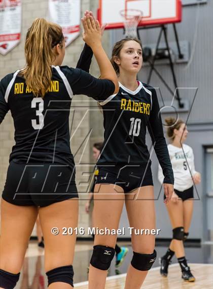 Thumbnail 2 in Pleasant Valley vs. Rio Americano photogallery.
