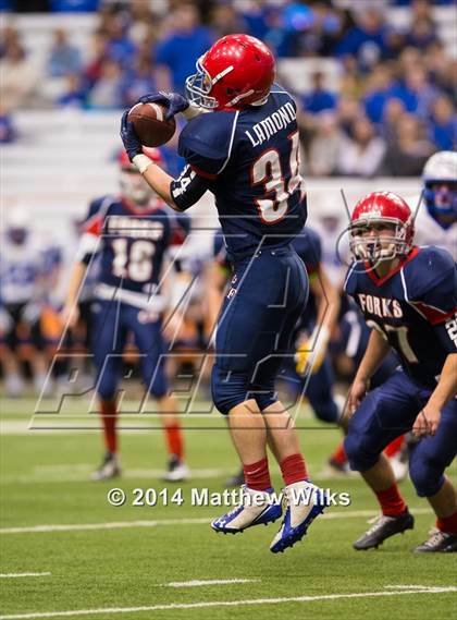 Thumbnail 1 in Hoosick Falls vs. Chenango Forks (NYSPHSAA Class C Final) photogallery.